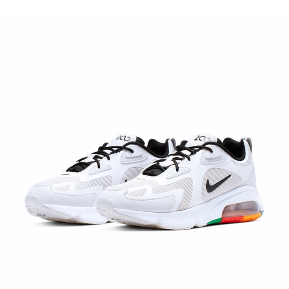 Nike White and Black Athletic Shoes with Air Cushioning